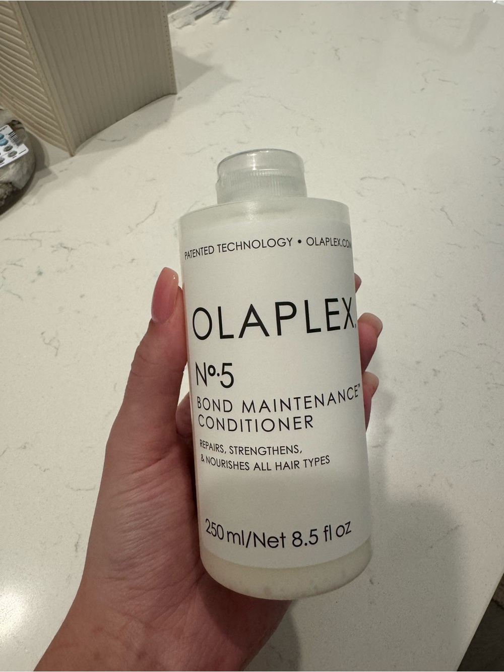 OLAPLEX No.5 Bond Maintenance Conditioner - White Bottle